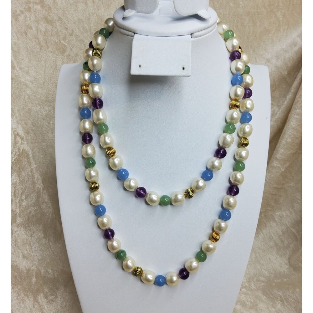 vintage beautifull gold accents multicolor beaded necklace